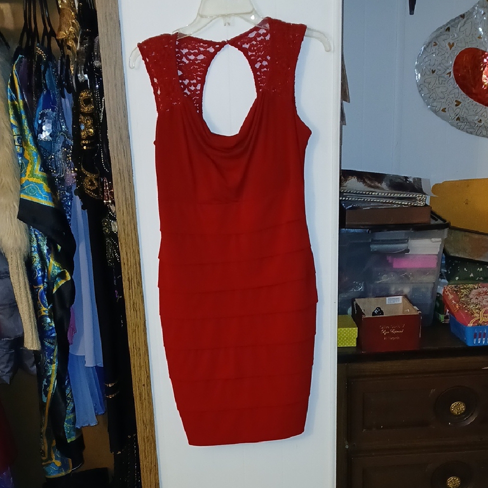 Elegant Red Lace Women's Dress